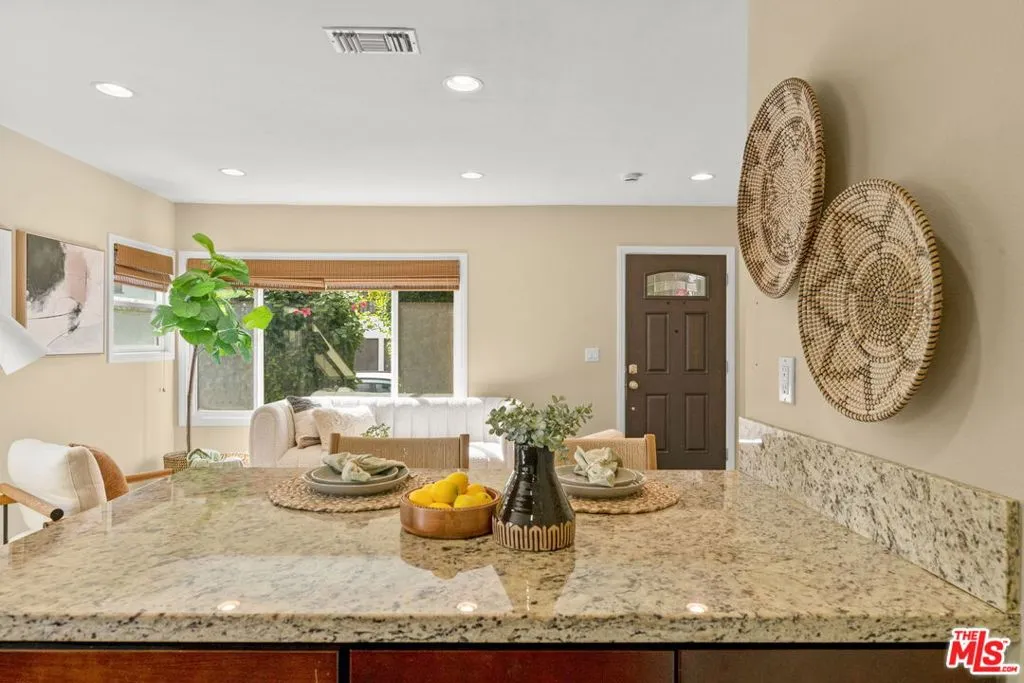 5913 Fountain Avenue, Los Angeles, California 90028 home-pic-16